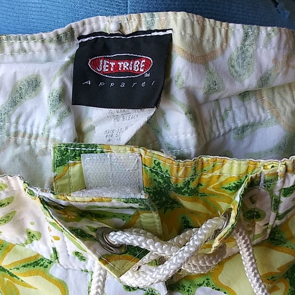 Lily print board shorts - Picture 2 of 5